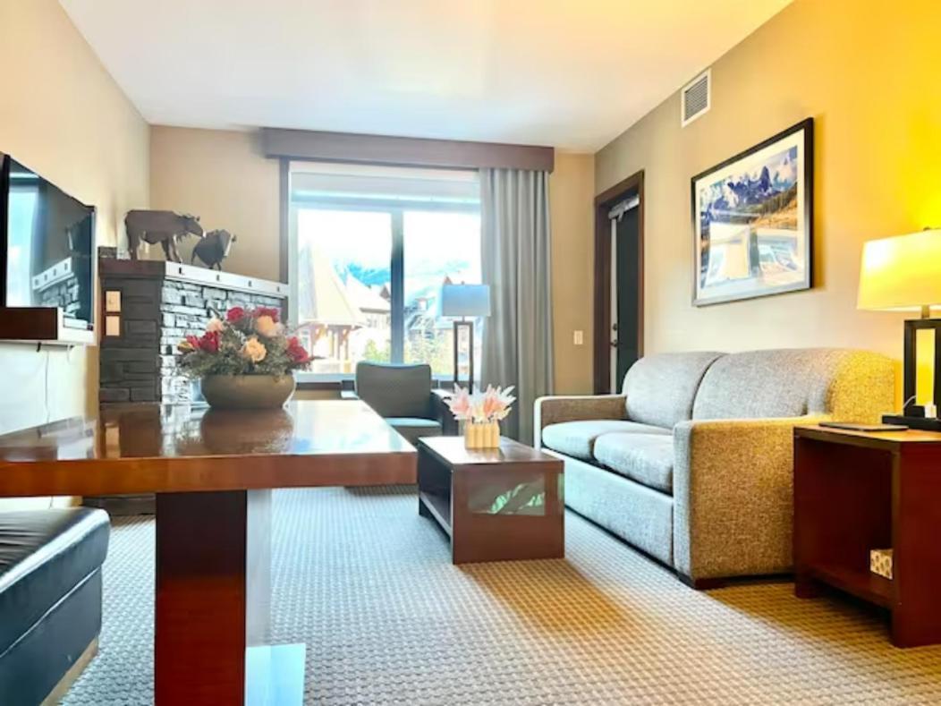 Falcon Crest Lodge 1 Bedroom Condo With Gym & Hot-Tubs & Mountain View Canmore Exterior photo