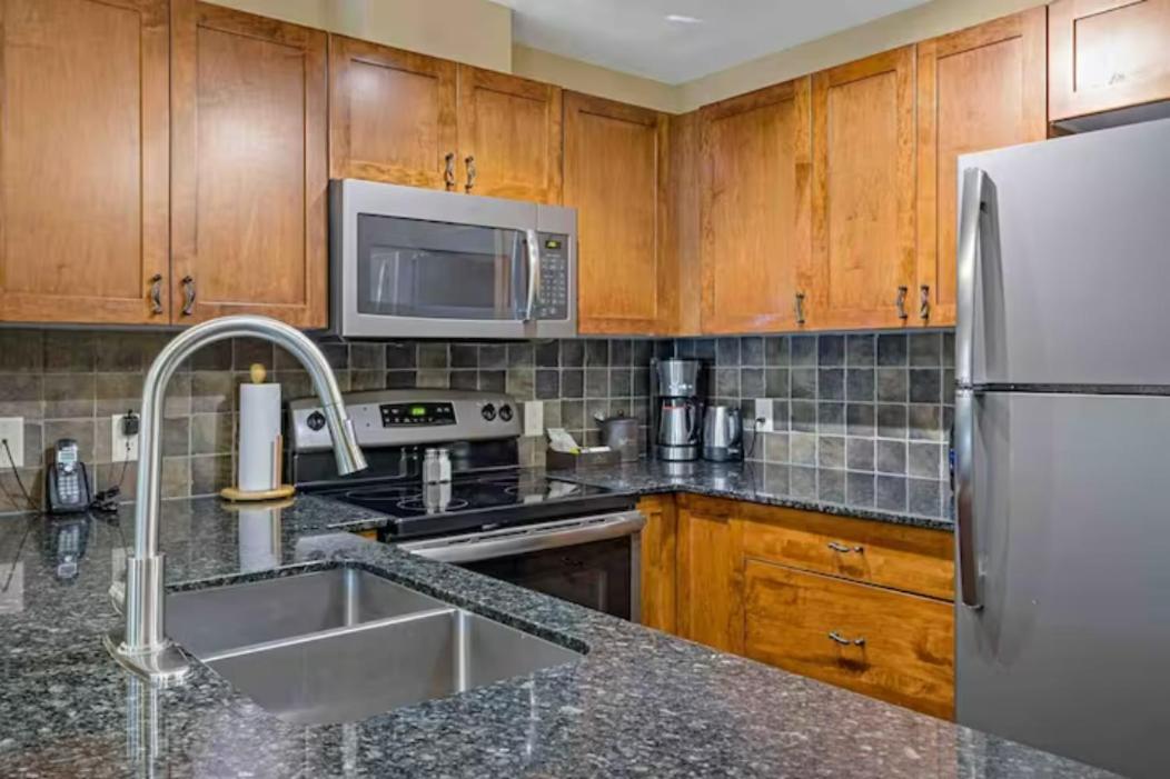 Falcon Crest Lodge 1 Bedroom Condo With Gym & Hot-Tubs & Mountain View Canmore Exterior photo