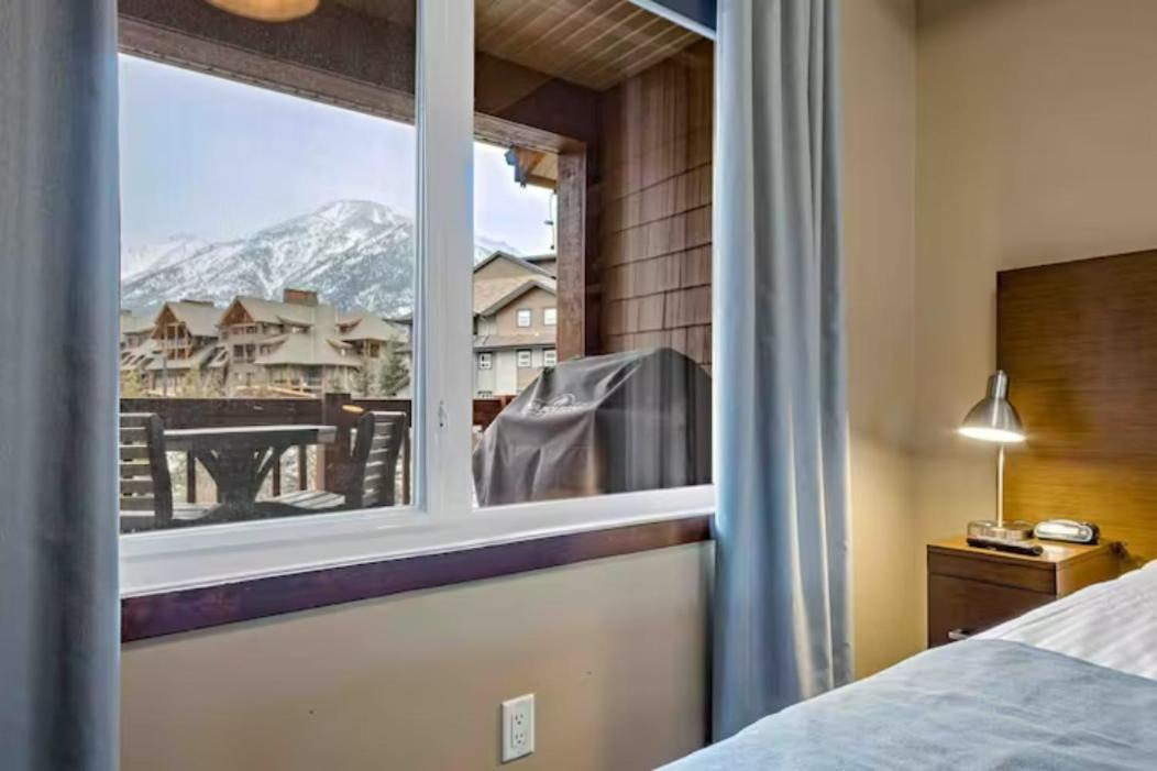 Falcon Crest Lodge 1 Bedroom Condo With Gym & Hot-Tubs & Mountain View Canmore Exterior photo