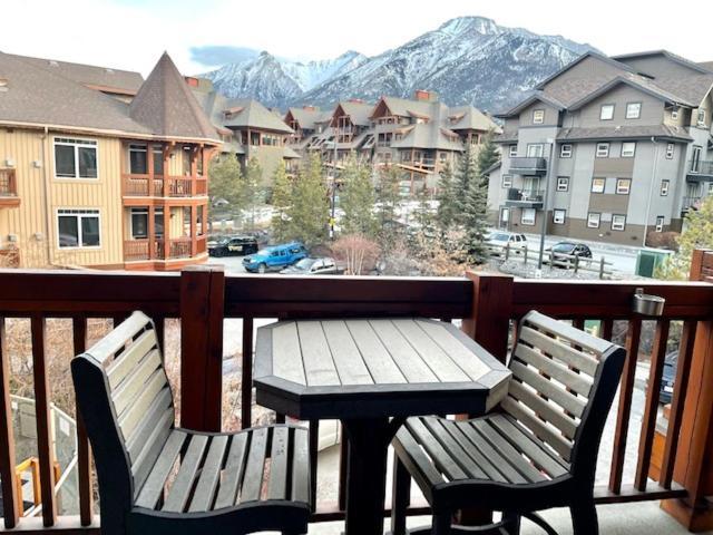 Falcon Crest Lodge 1 Bedroom Condo With Gym & Hot-Tubs & Mountain View Canmore Exterior photo